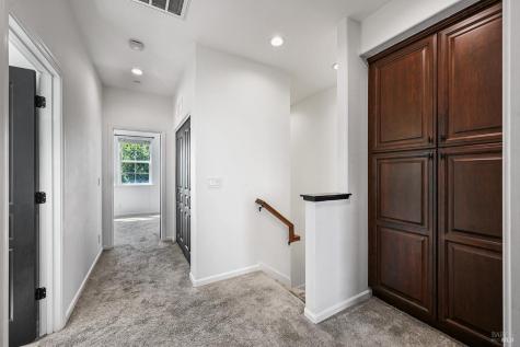 983 Aston Circle Santa Rosa CA 95404
