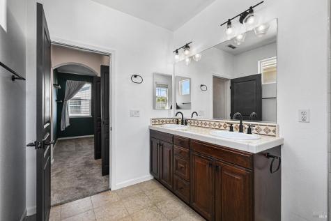 983 Aston Circle Santa Rosa CA 95404