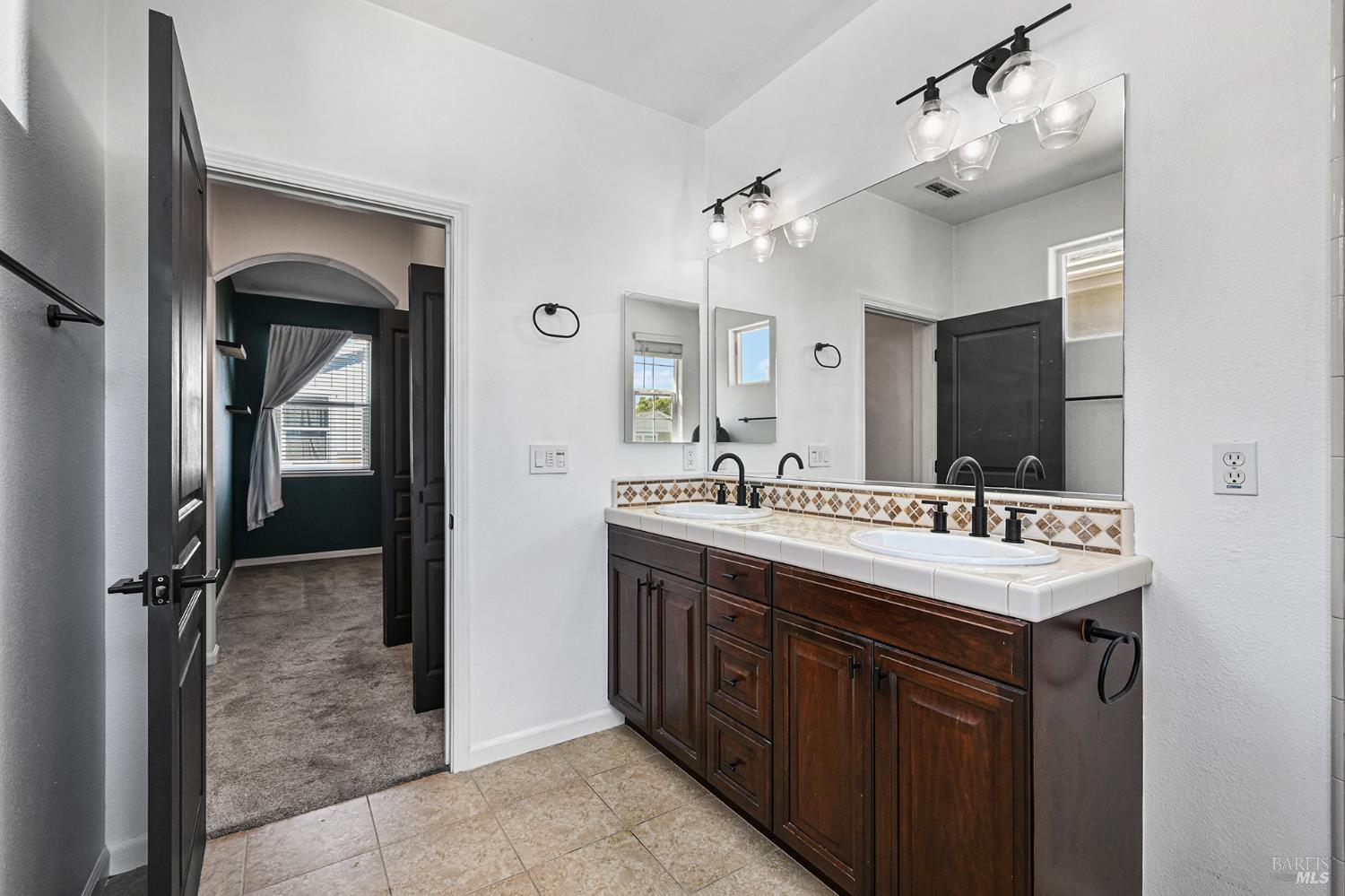 983 Aston Circle Santa Rosa CA 95404