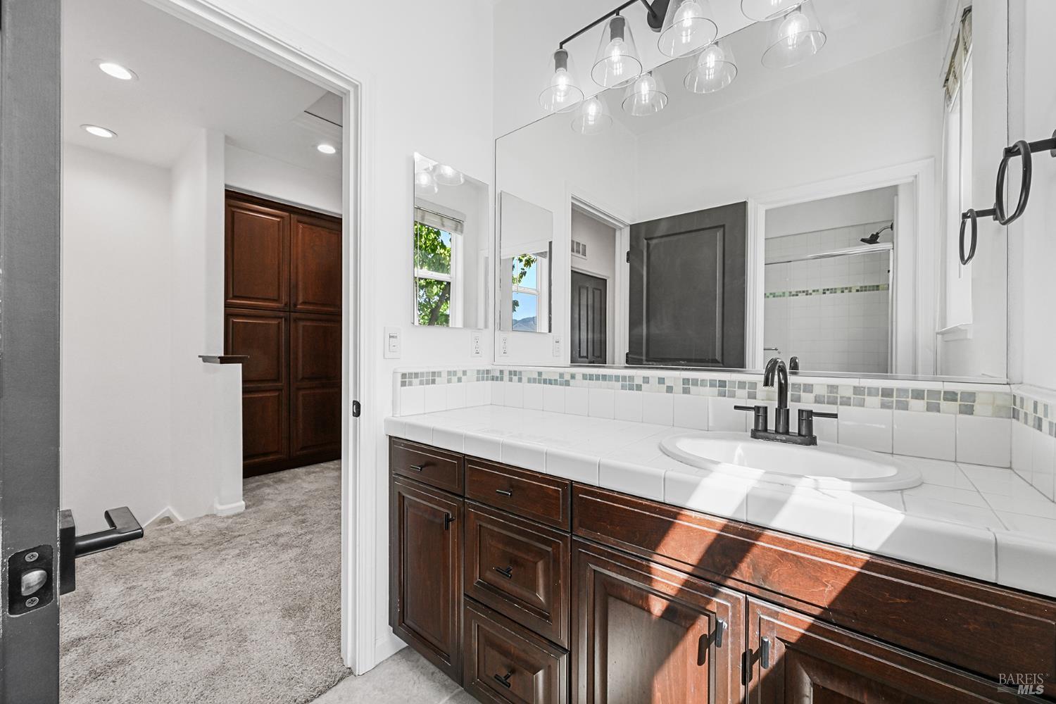 983 Aston Circle Santa Rosa CA 95404