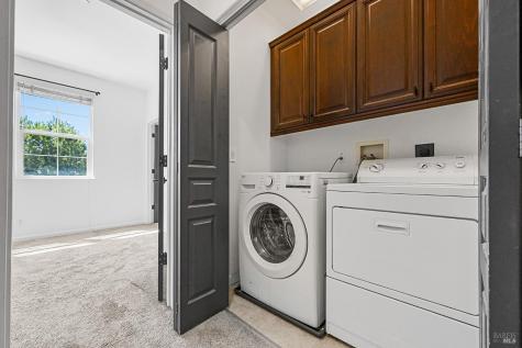 983 Aston Circle Santa Rosa CA 95404