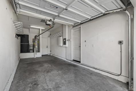 983 Aston Circle Santa Rosa CA 95404