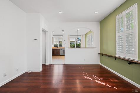 983 Aston Circle Santa Rosa CA 95404