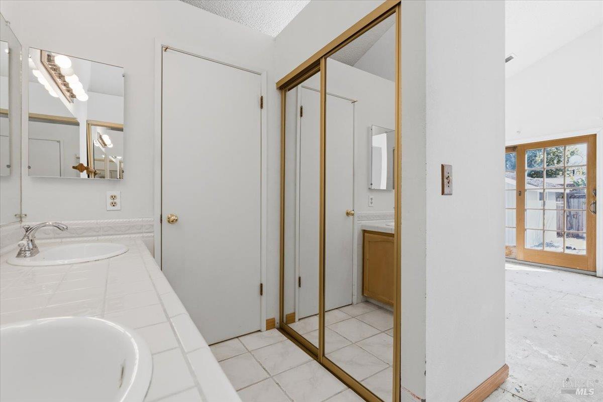 1698 Randon Way Santa Rosa CA 95403