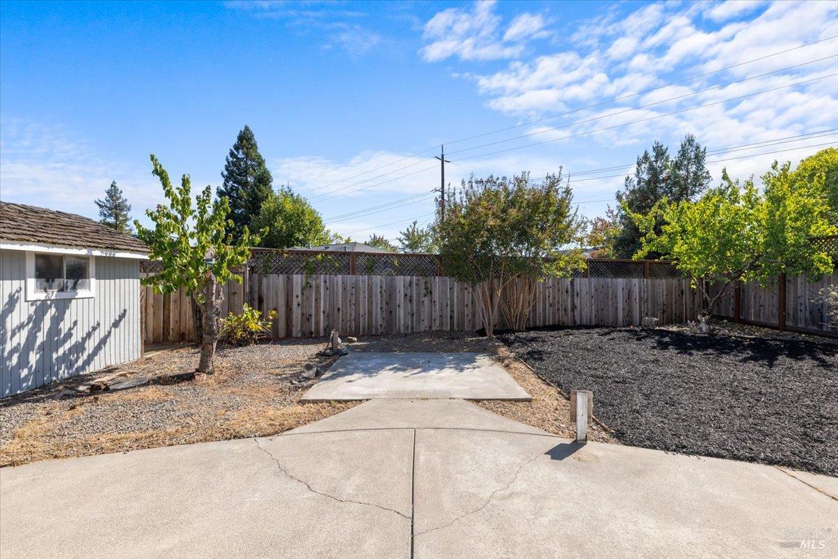 1698 Randon Way Santa Rosa CA 95403