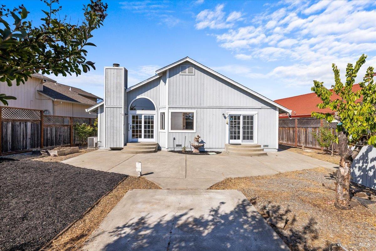 1698 Randon Way Santa Rosa CA 95403