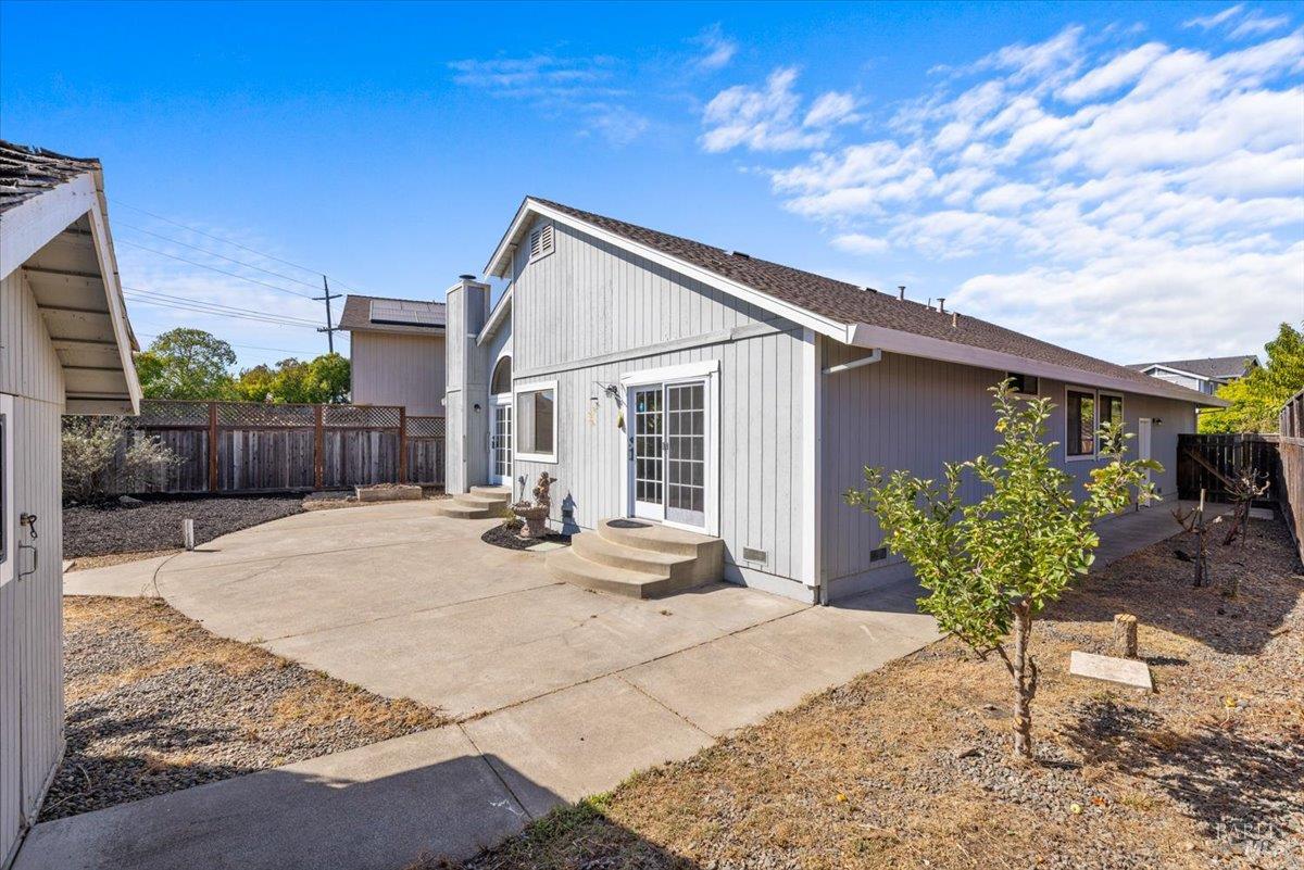 1698 Randon Way Santa Rosa CA 95403