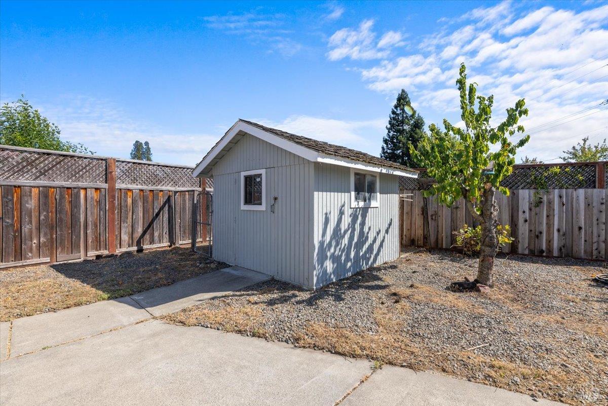 1698 Randon Way Santa Rosa CA 95403