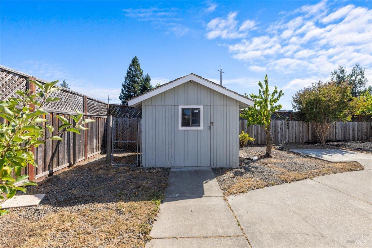 1698 Randon Way Santa Rosa CA 95403