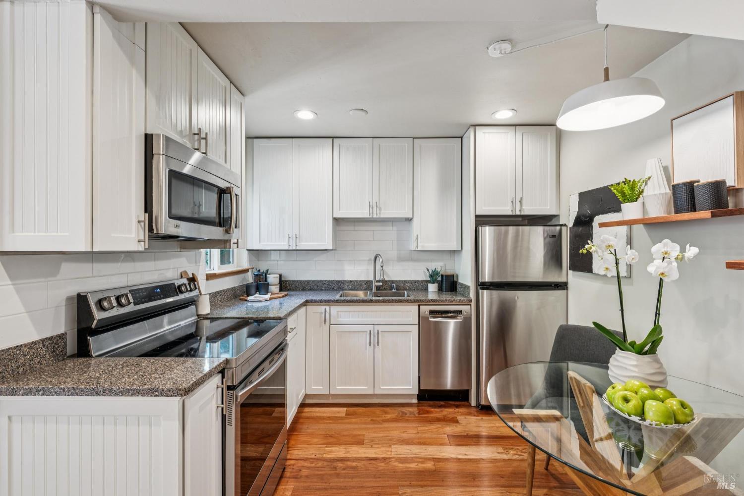 384 Pine Hill Road Mill Valley CA 94941