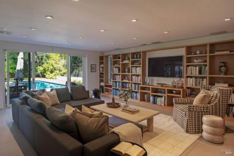 942 Country Club Lane Sonoma CA 95476