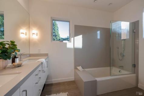 942 Country Club Lane Sonoma CA 95476