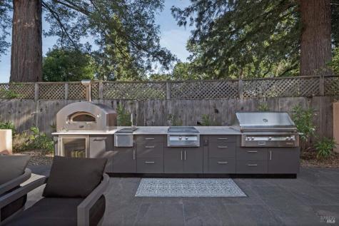 942 Country Club Lane Sonoma CA 95476