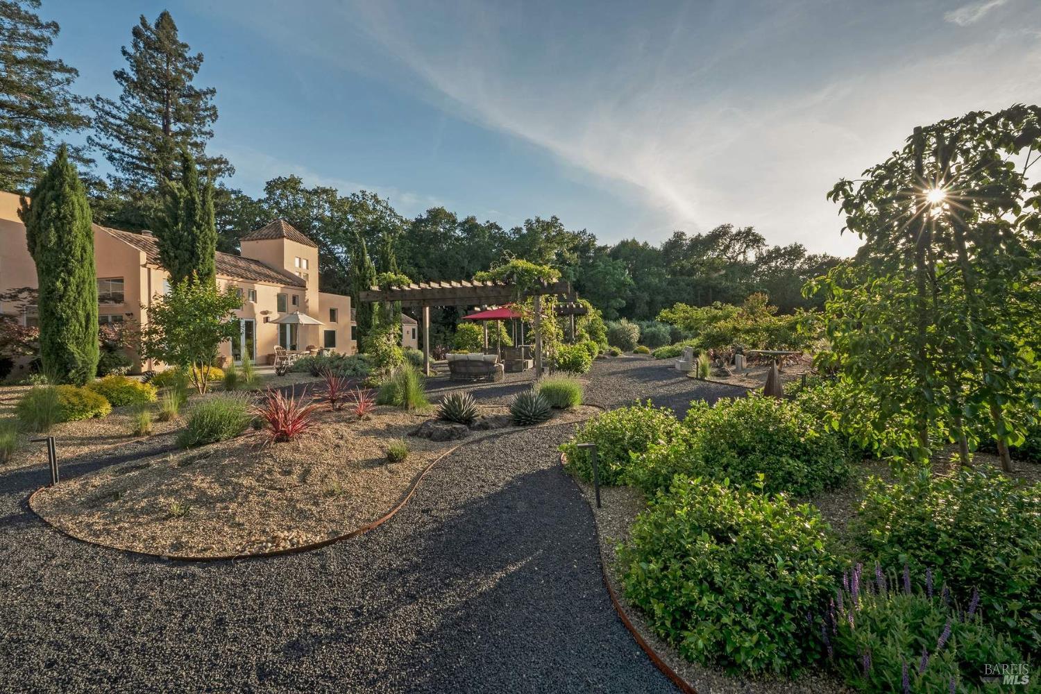 942 Country Club Lane Sonoma CA 95476