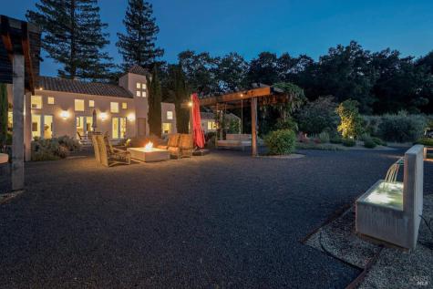 942 Country Club Lane Sonoma CA 95476