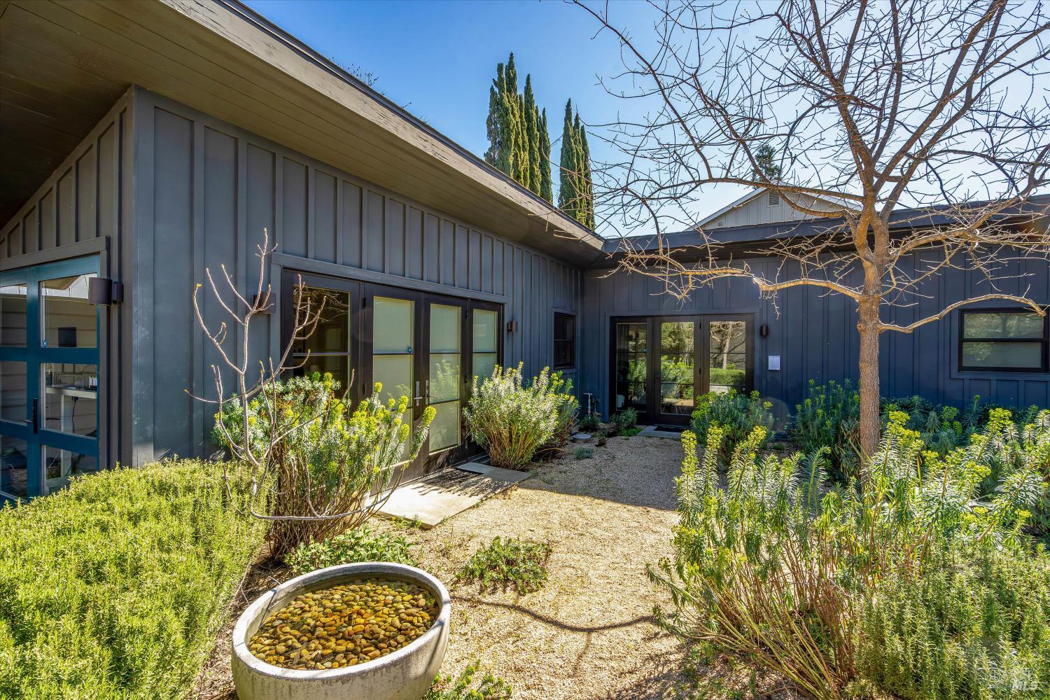 945 Brown Street St. Helena CA 94574