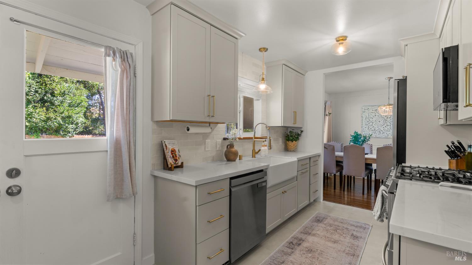 536 Minahen Street Napa CA 94559