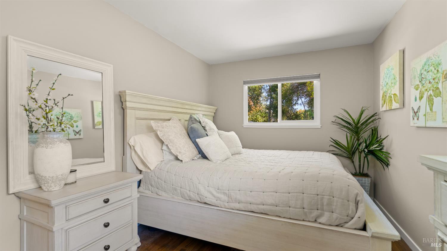 536 Minahen Street Napa CA 94559