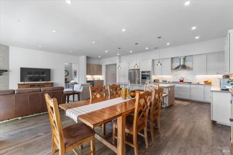 573 Misty Court Santa Rosa CA 95403