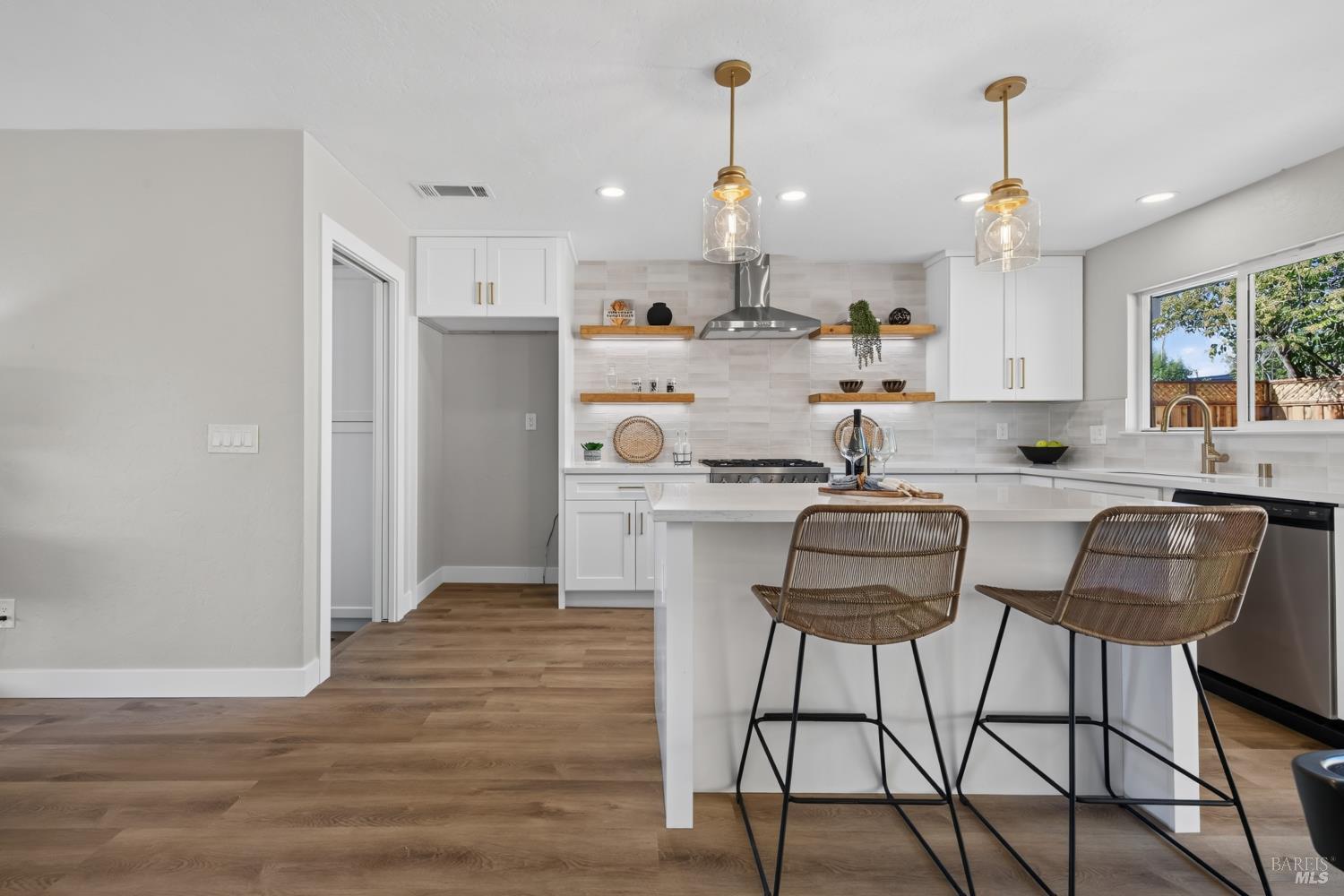 1669 San Marino Drive Petaluma CA 94954