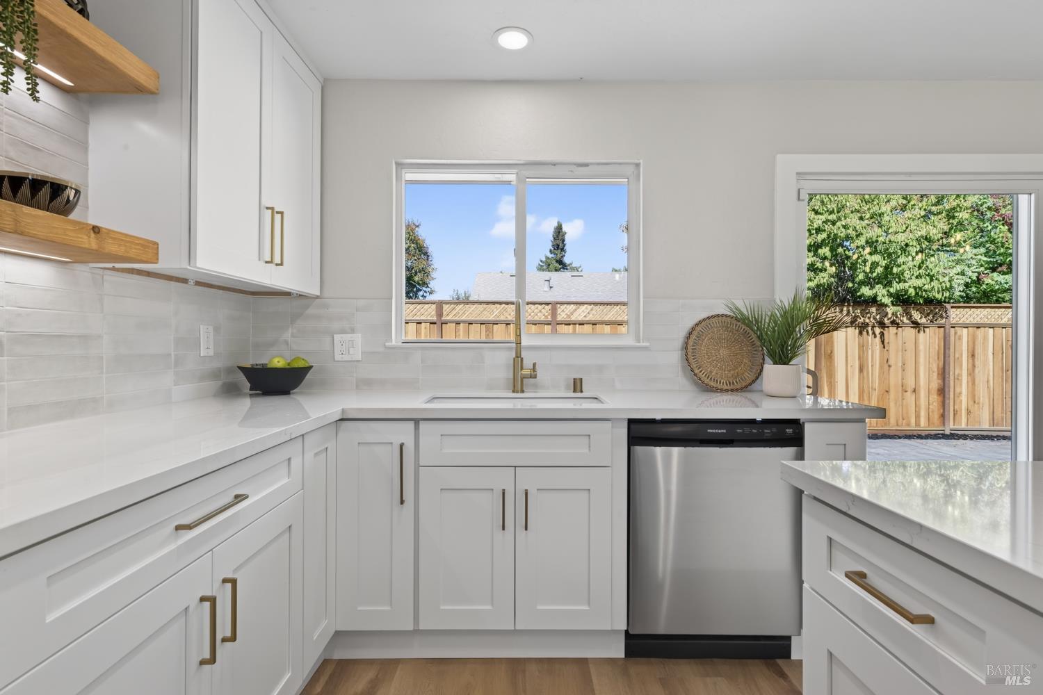 1669 San Marino Drive Petaluma CA 94954