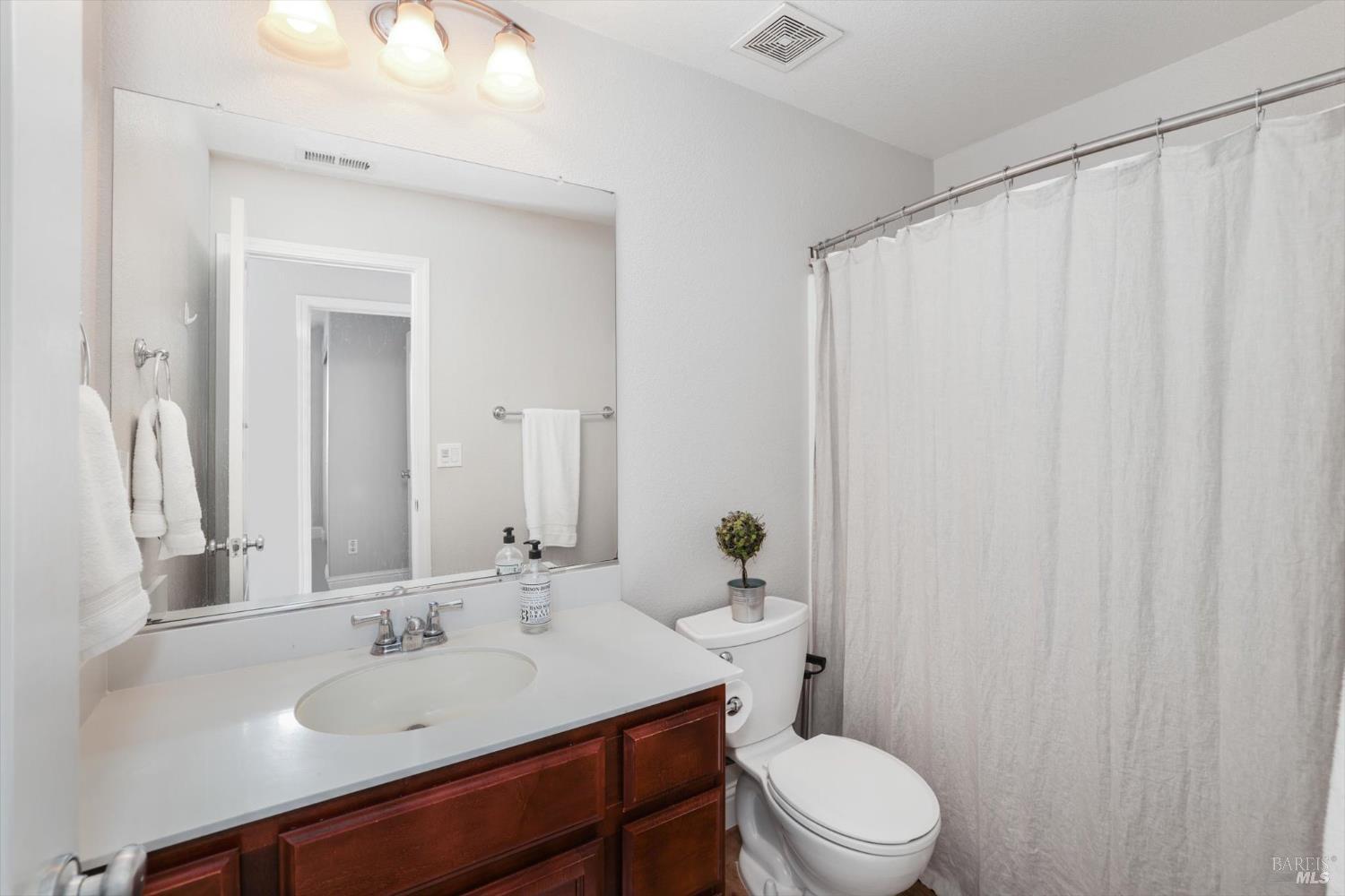173 Via Del Sol Vacaville CA 95687