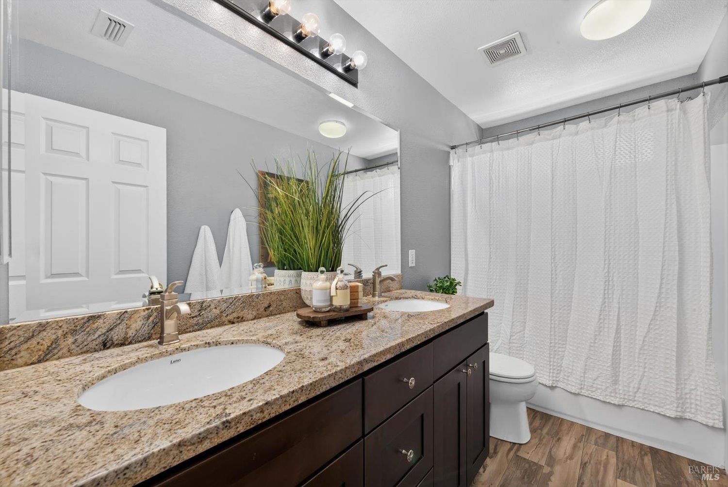 907 Dunerose Court Vacaville CA 95687