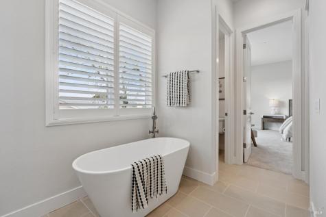 5677 Eastlake Drive Santa Rosa CA 95409