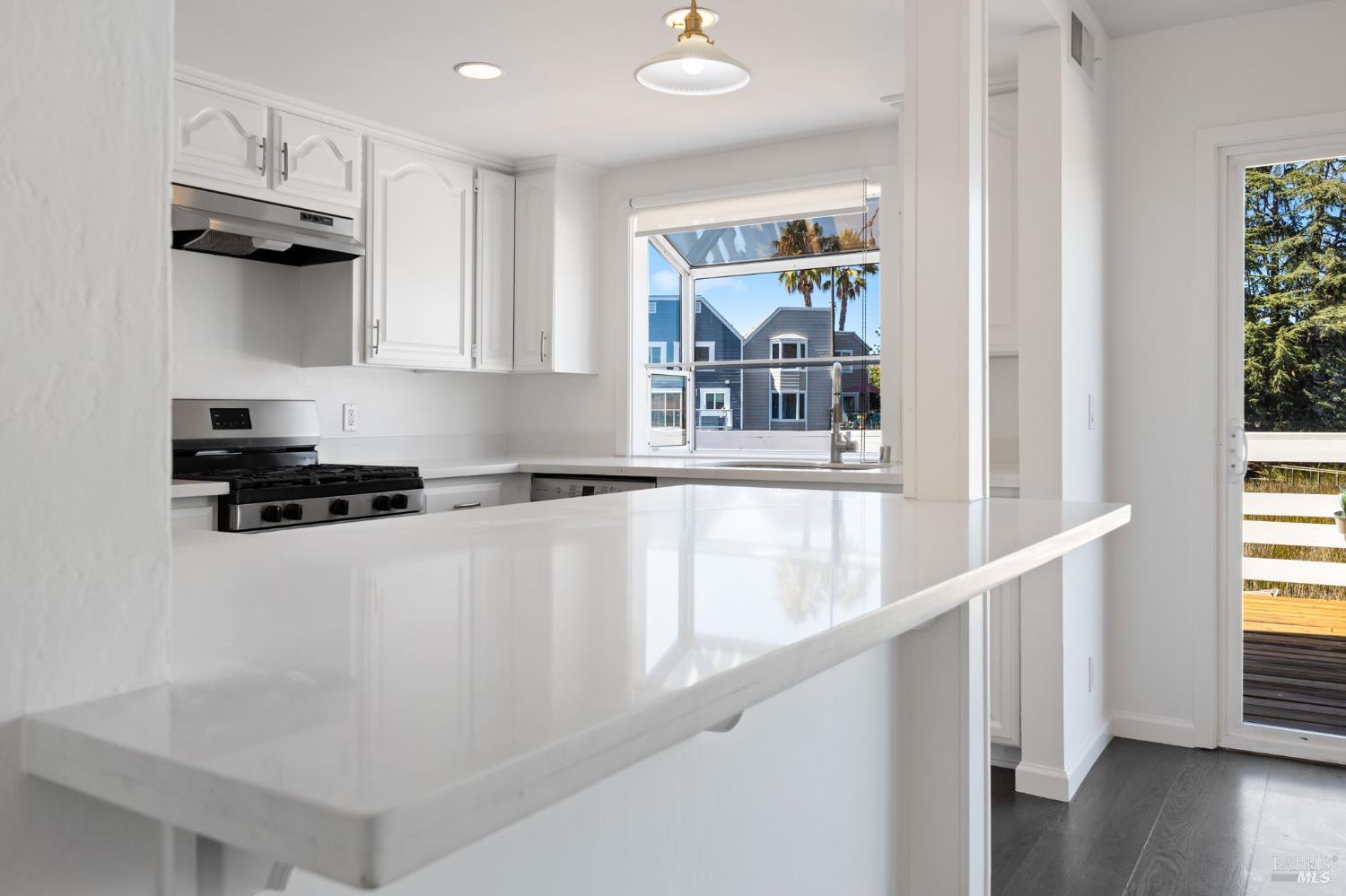 2711 Topaz Drive Novato CA 94945