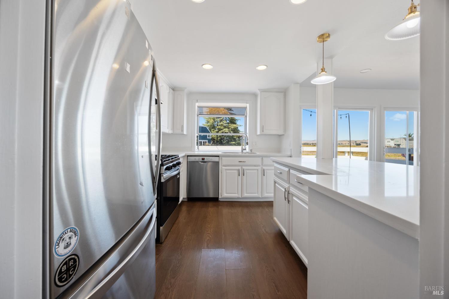 2711 Topaz Drive Novato CA 94945