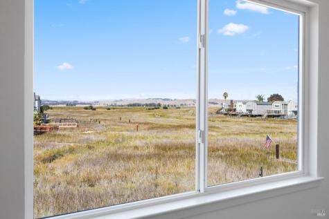 2711 Topaz Drive Novato CA 94945