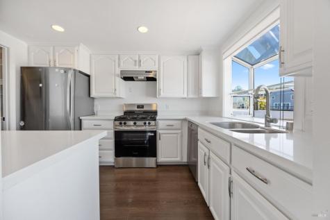 2711 Topaz Drive Novato CA 94945