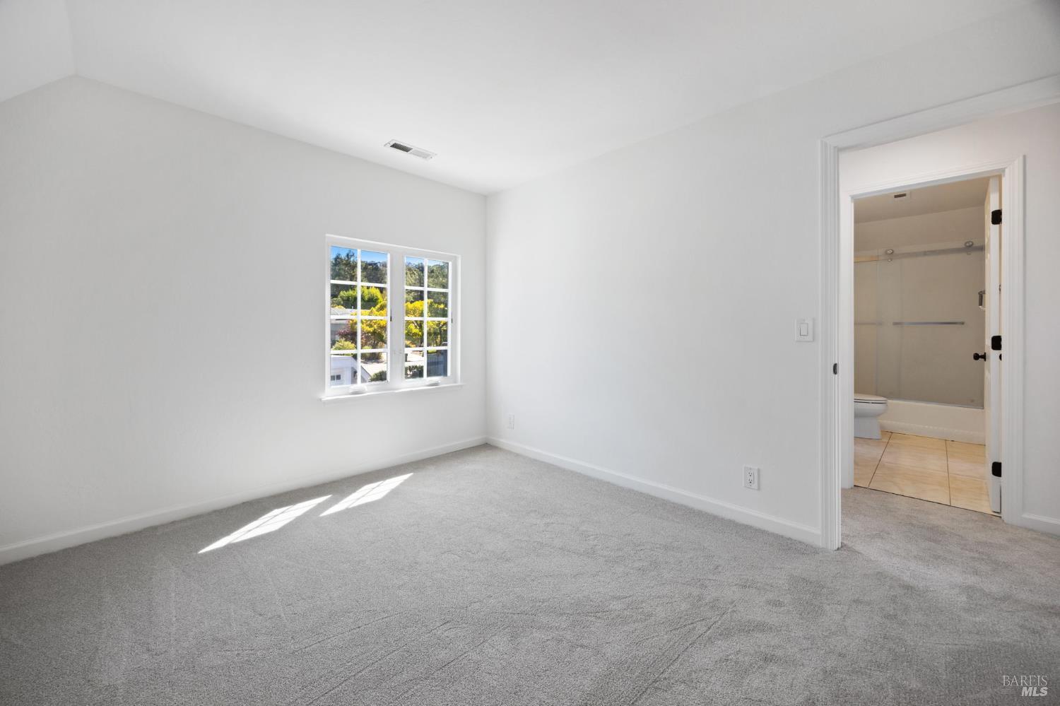 2711 Topaz Drive Novato CA 94945