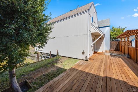 2711 Topaz Drive Novato CA 94945