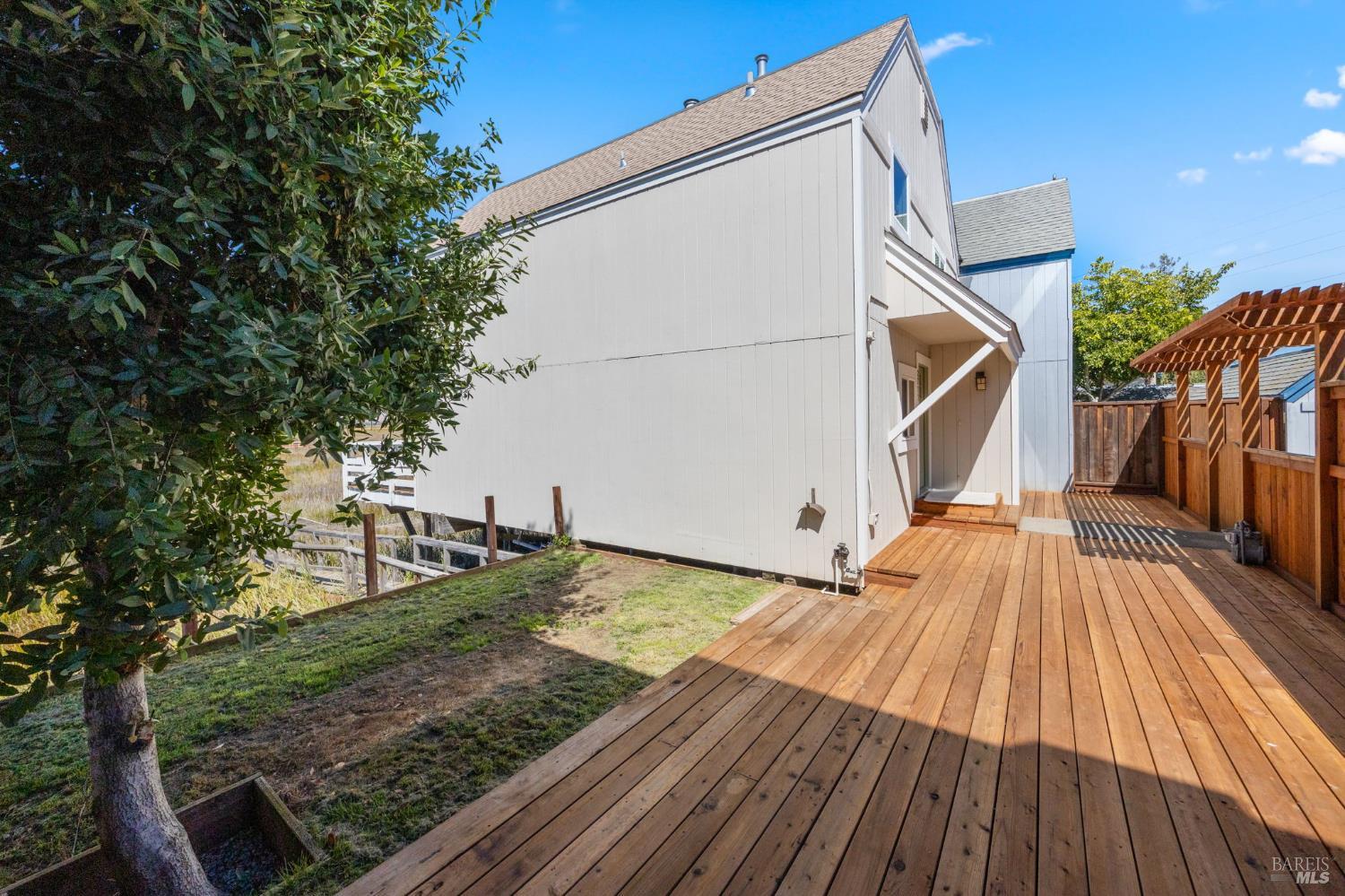 2711 Topaz Drive Novato CA 94945