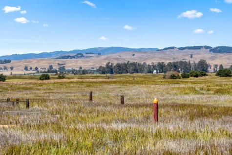 2711 Topaz Drive Novato CA 94945