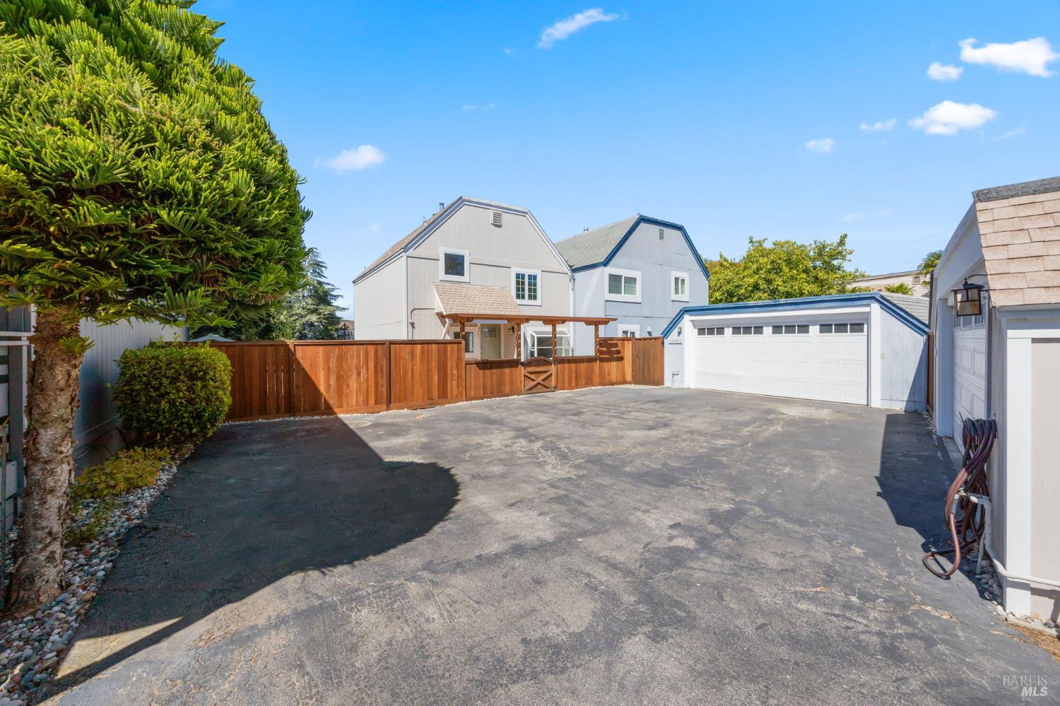 2711 Topaz Drive Novato CA 94945