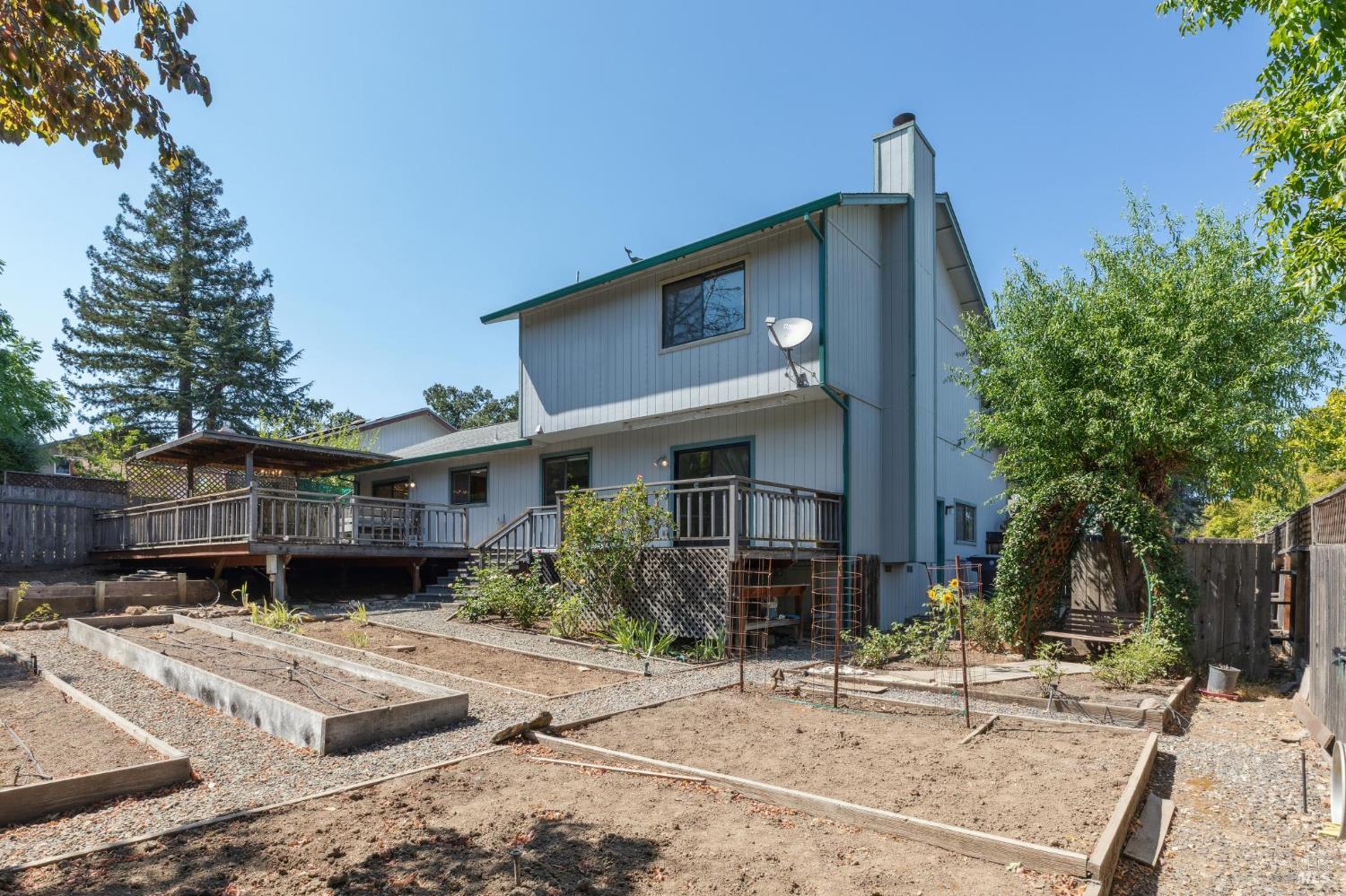 664 Craig Avenue Sonoma CA 95476