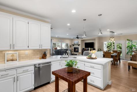 118 Douglas Fir Circle Cloverdale CA 95425