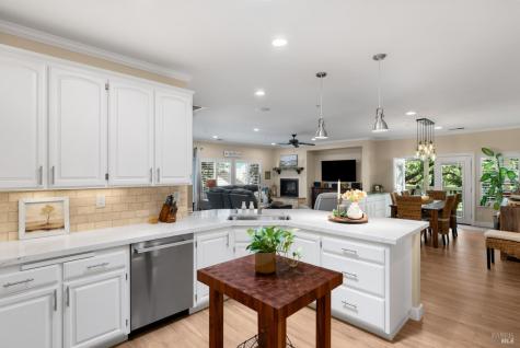 118 Douglas Fir Circle Cloverdale CA 95425