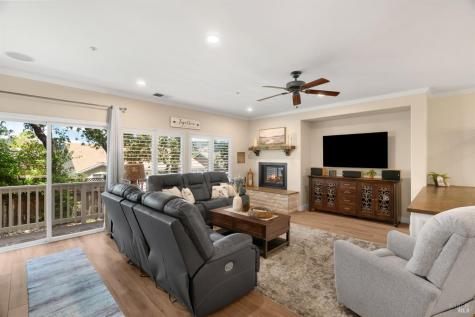 118 Douglas Fir Circle Cloverdale CA 95425