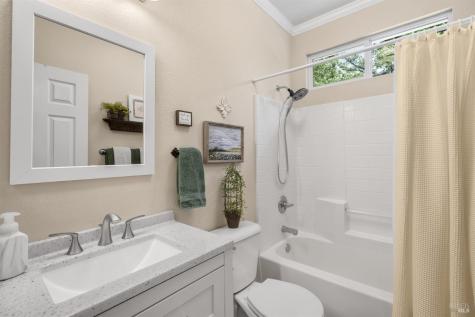 118 Douglas Fir Circle Cloverdale CA 95425
