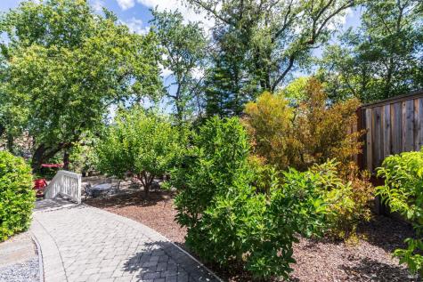 118 Douglas Fir Circle Cloverdale CA 95425