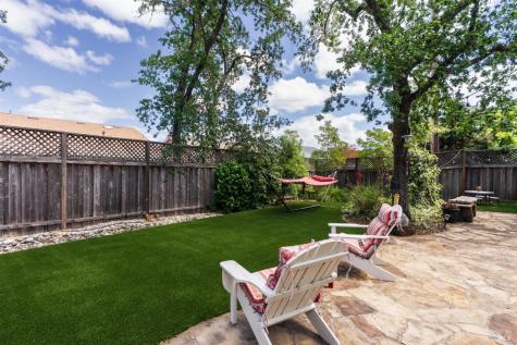 118 Douglas Fir Circle Cloverdale CA 95425