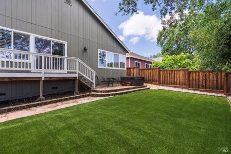 118 Douglas Fir Circle Cloverdale CA 95425