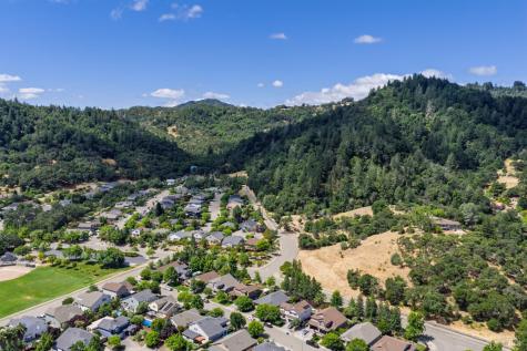 118 Douglas Fir Circle Cloverdale CA 95425
