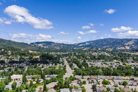 118 Douglas Fir Circle Cloverdale CA 95425