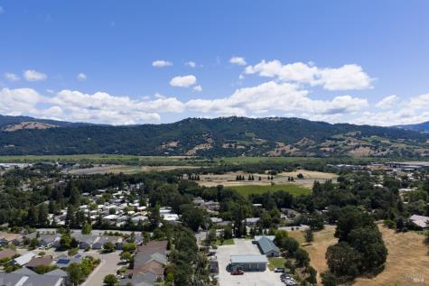 118 Douglas Fir Circle Cloverdale CA 95425