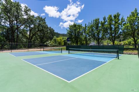 118 Douglas Fir Circle Cloverdale CA 95425