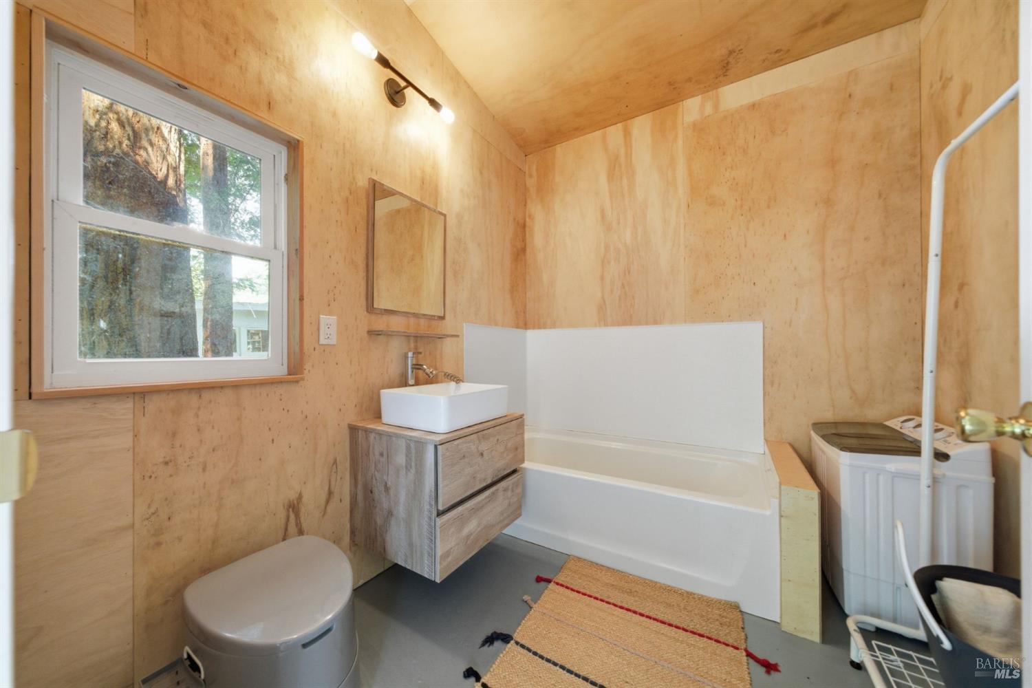 6661 Sir Francis Drake Boulevard Forest Knolls CA 94933